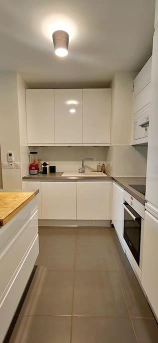 Comfort -parking&fibre #welcomehome Gare Colombes Apartment *