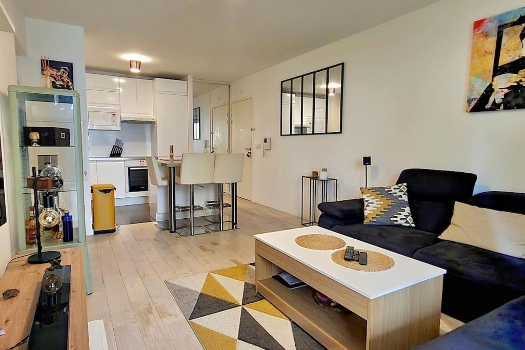 Apartment Comfort -parking&fibre #welcomehome Gare Colombes *